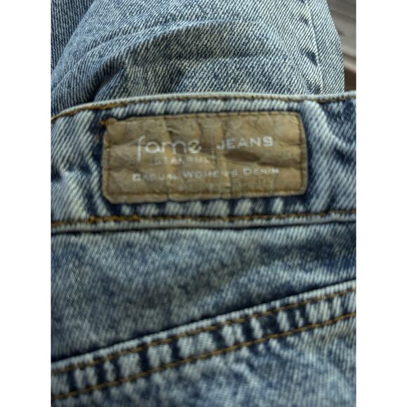 Fame Istanbul Jeans Size 30 Button Closure Wide Bottoms - Picture 5 of 7